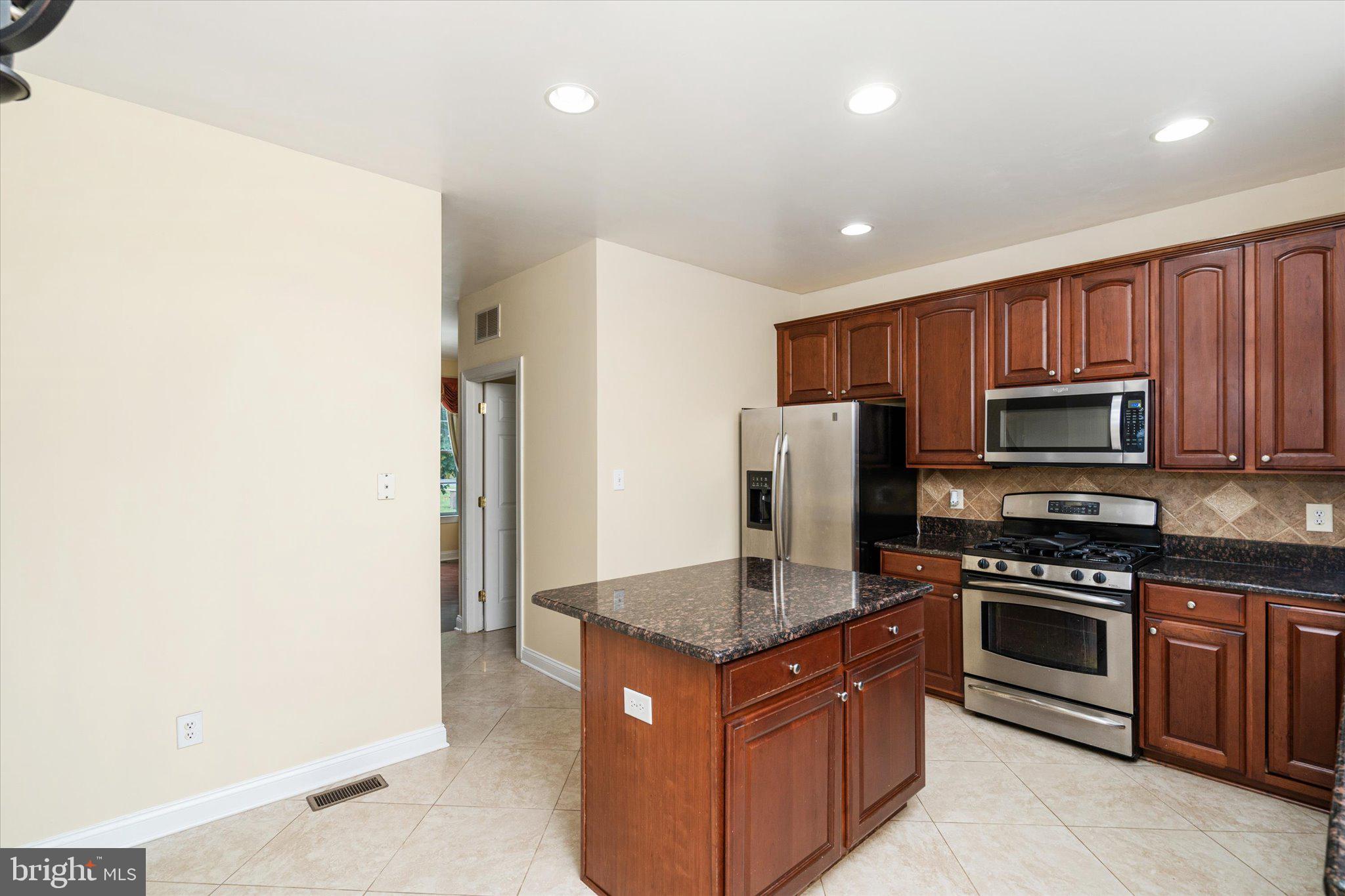 503 Reed Lane Robbinsville, NJ 08691 - Photo 14 of 43 Gallery Image 14