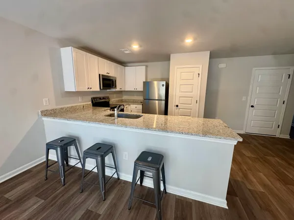 $1,900 | 1735 King Oaks Loop, Conway, SC 29526