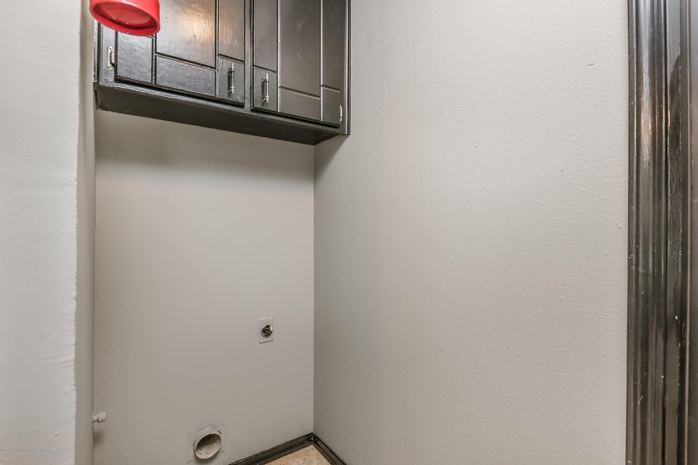 5211 Leland Drive Amarillo, TX 79110 - Photo 13 of 19 008_Utility Room
