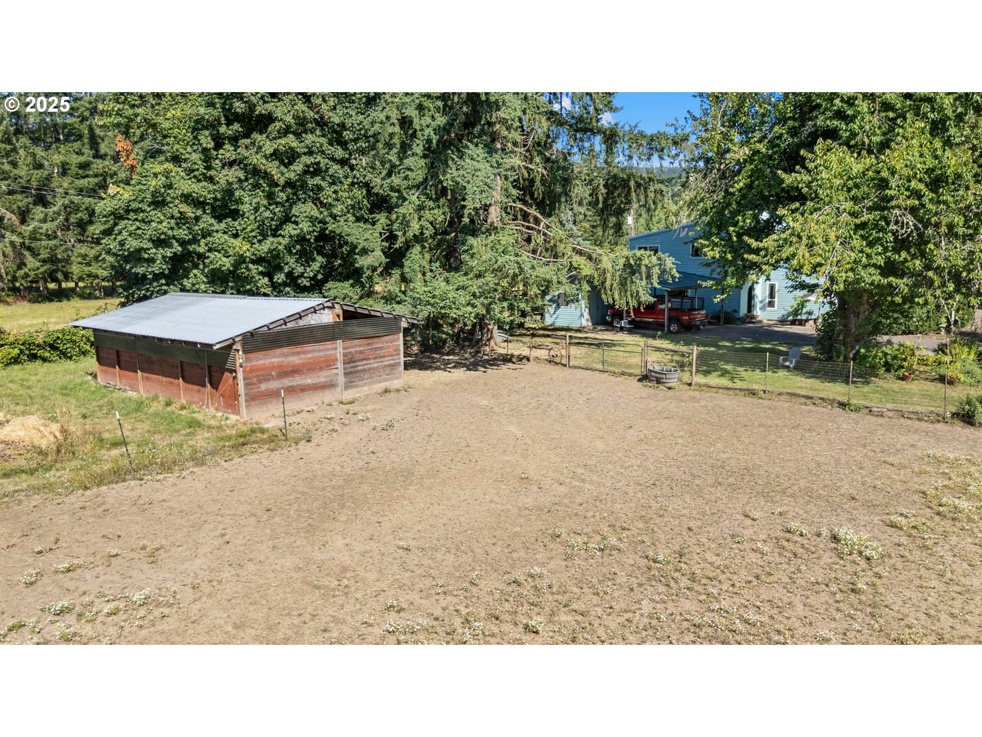 38350 McKenzie Highway Springfield, OR 97478 - Photo 8 of 34 Barn