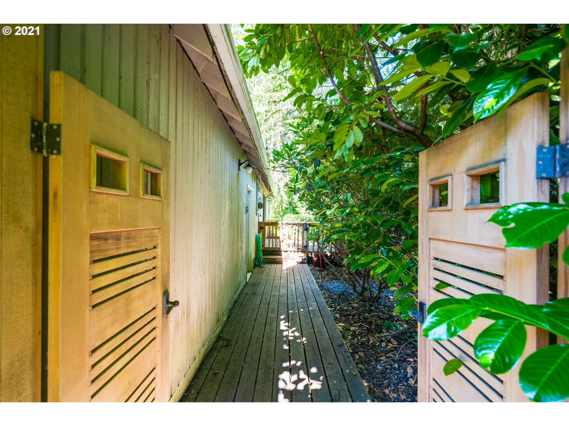 64810 East Pine Tree Way Rhododendron, OR 97049 - Photo 2 of 32