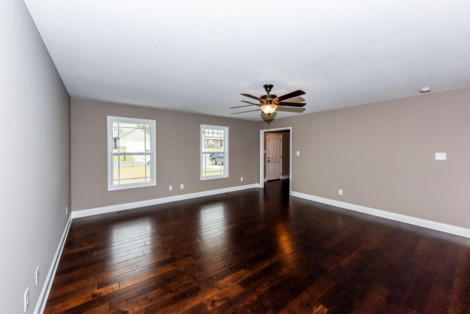 3409 Boulder Point Lane Powell, TN 37849 - Photo 9 of 34 Living room