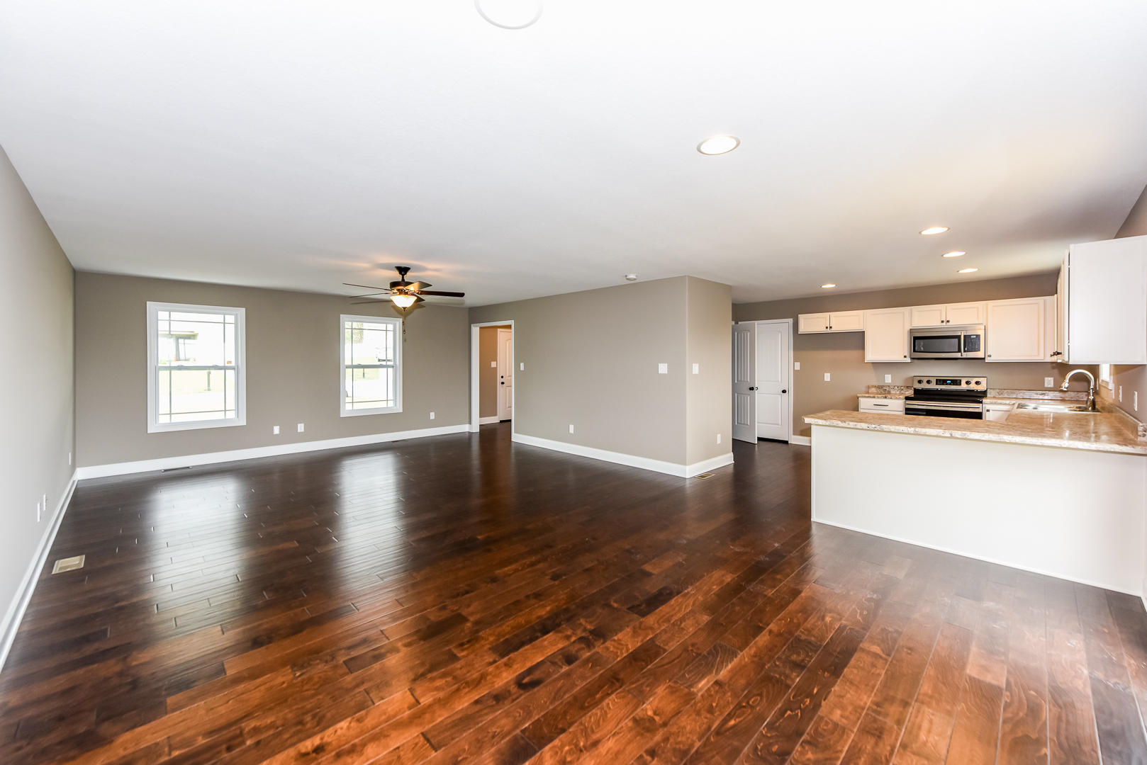 3409 Boulder Point Lane Powell, TN 37849 - Photo 11 of 34 Living room