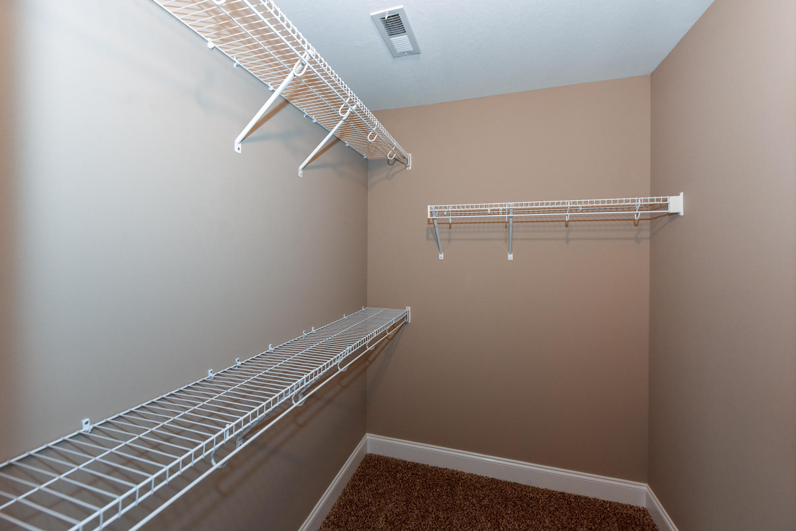 3409 Boulder Point Lane Powell, TN 37849 - Photo 23 of 34 Maste closet