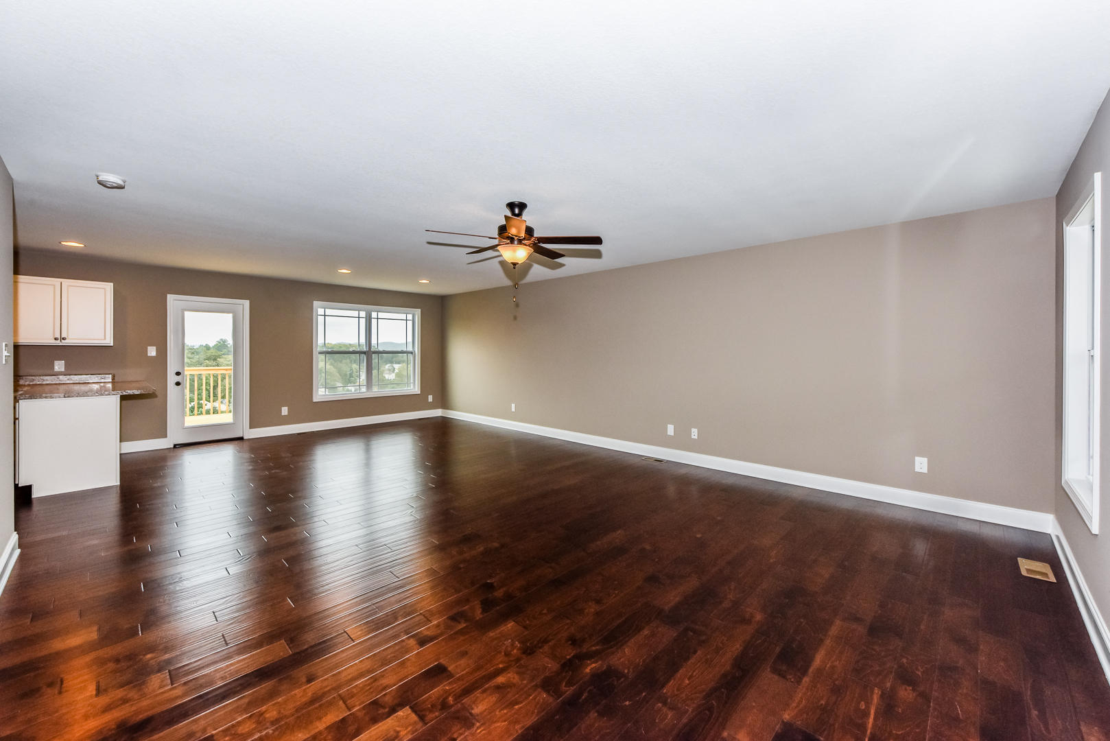 3409 Boulder Point Lane Powell, TN 37849 - Photo 8 of 34 Living room