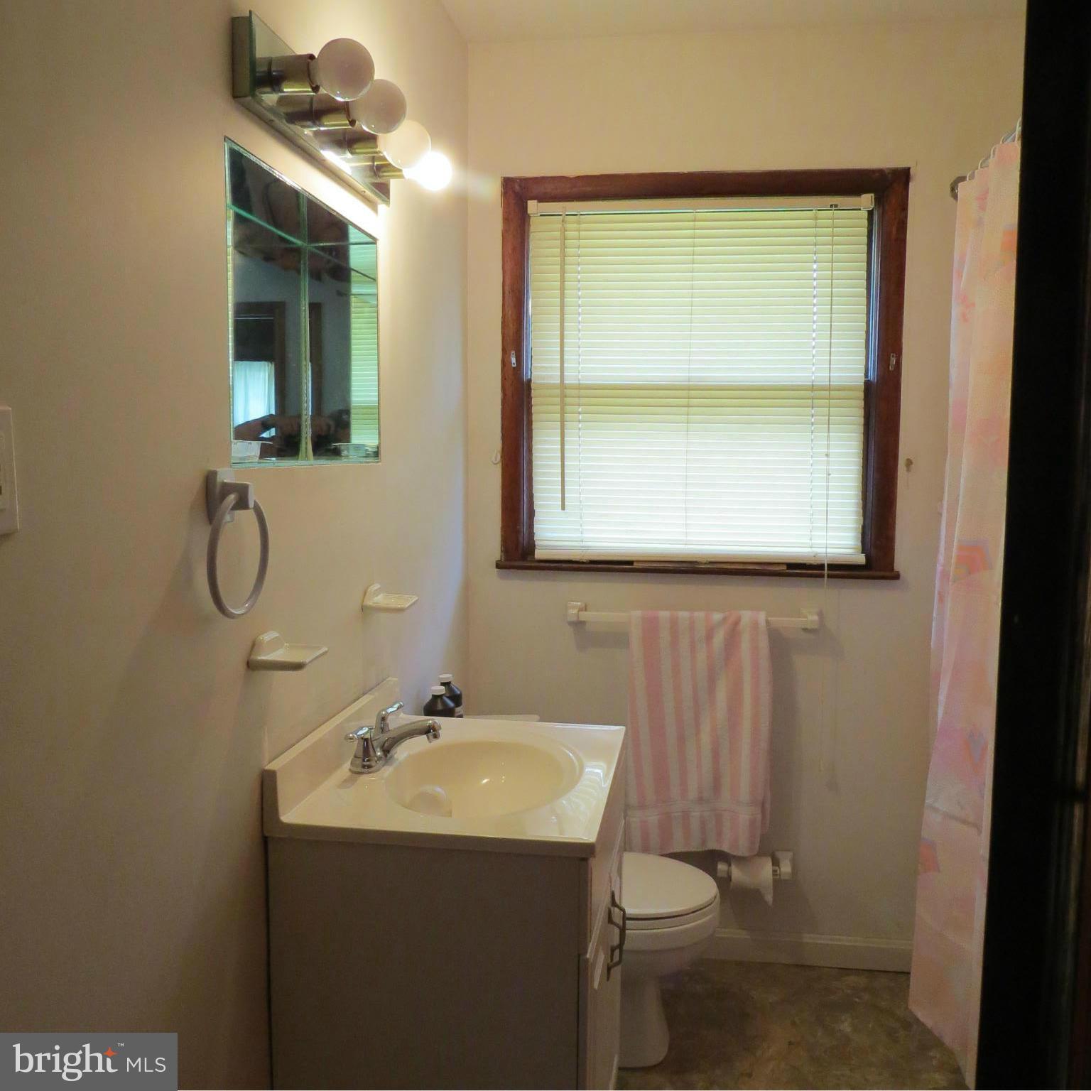 912 Orems Road Baltimore, MD 21221 - Photo 12 of 24 Bath