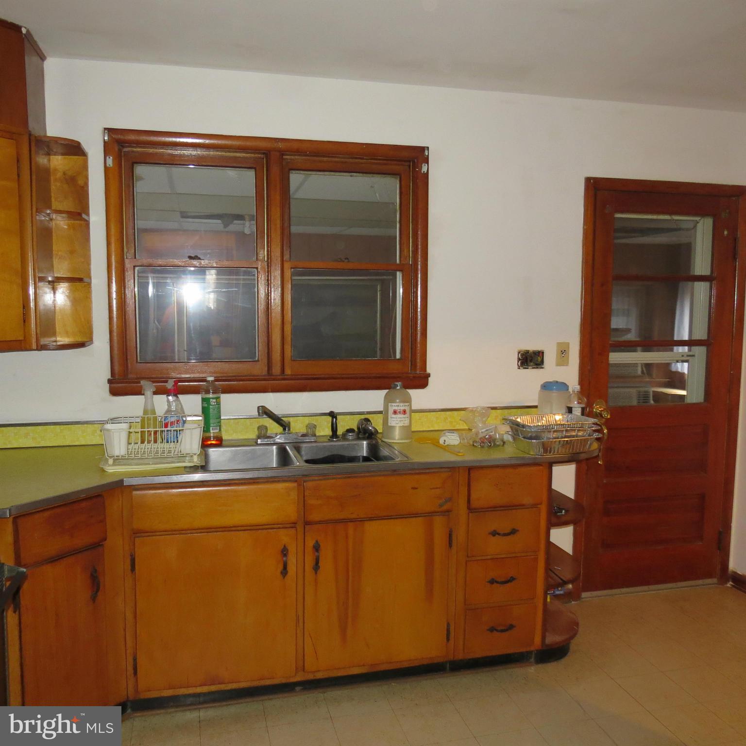 912 Orems Road Baltimore, MD 21221 - Photo 13 of 24 Kitchen