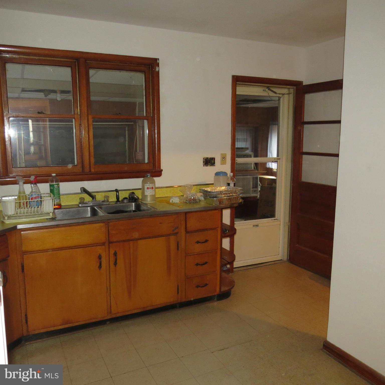 912 Orems Road Baltimore, MD 21221 - Photo 16 of 24 Kitchen