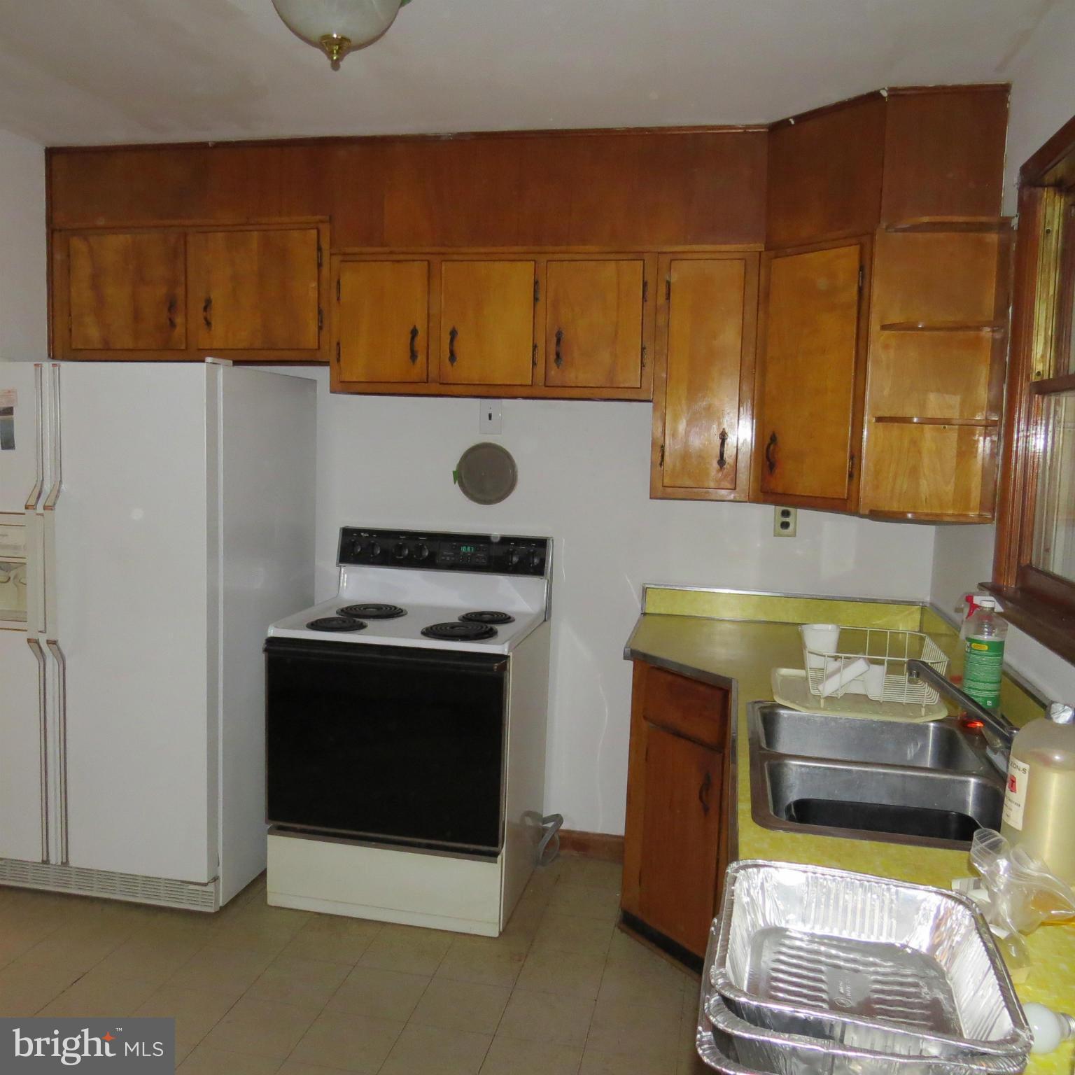 912 Orems Road Baltimore, MD 21221 - Photo 3 of 24 Kitchen