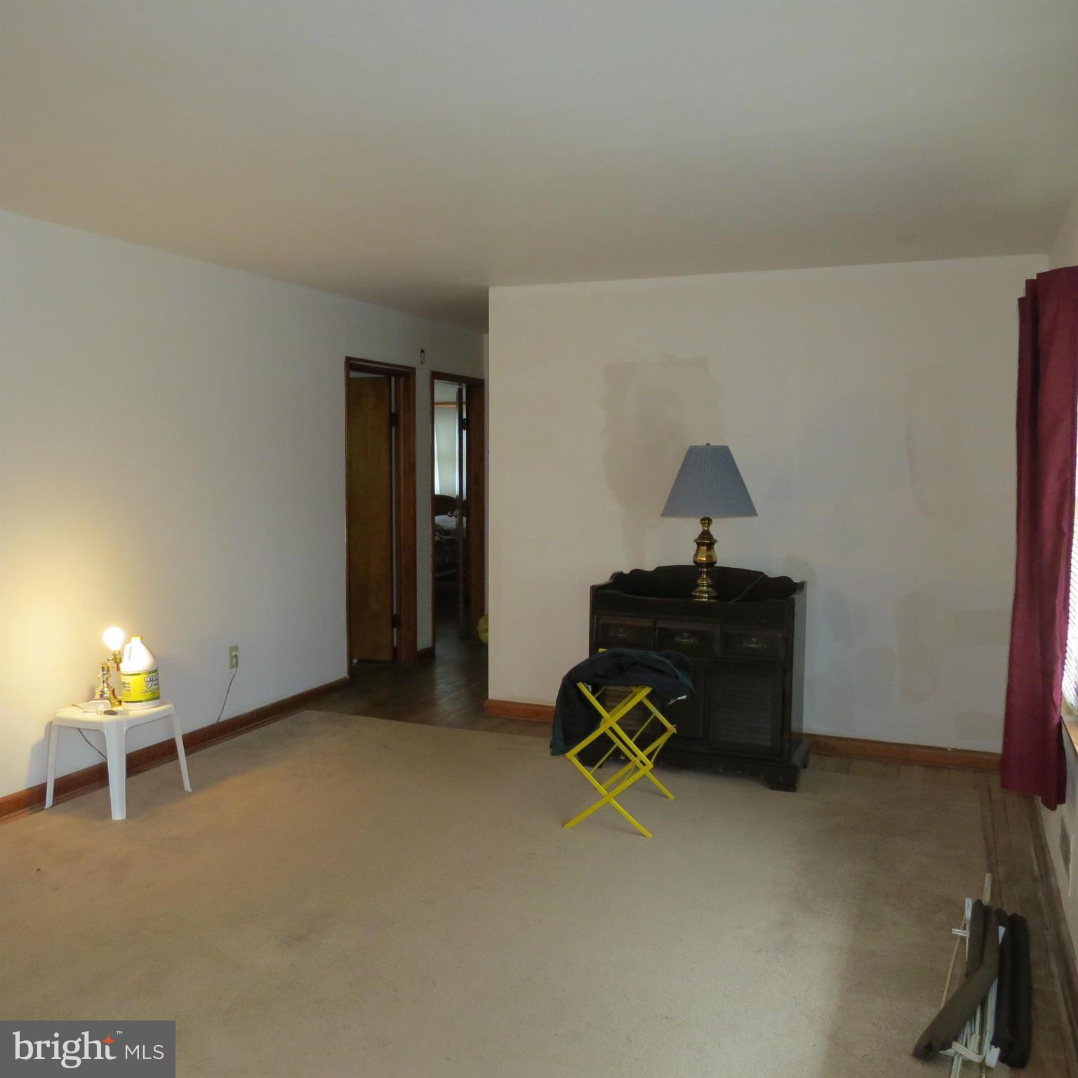 912 Orems Road Baltimore, MD 21221 - Photo 7 of 24 Living Room