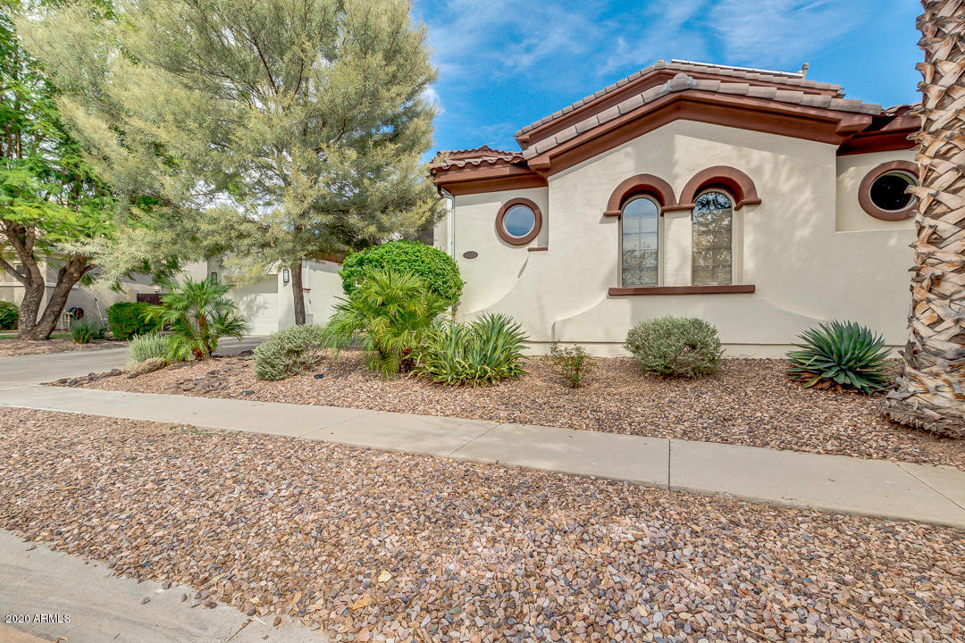 4619 East Desperado Road Gilbert, AZ 85297 - Photo 2 of 57 02-Desperado