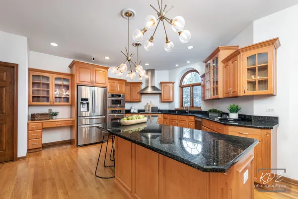 $1,100,000 | 3307 Danlaur Court, Naperville, IL 60564