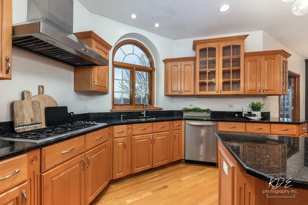 $1,100,000 | 3307 Danlaur Court, Naperville, IL 60564