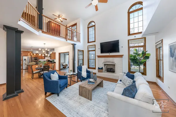 $1,100,000 | 3307 Danlaur Court, Naperville, IL 60564