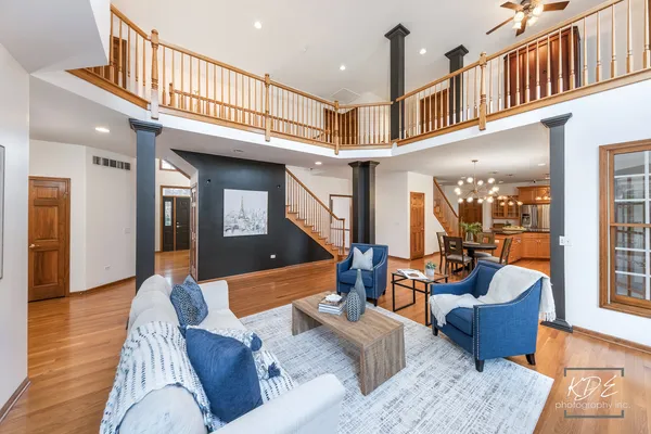 $1,100,000 | 3307 Danlaur Court, Naperville, IL 60564