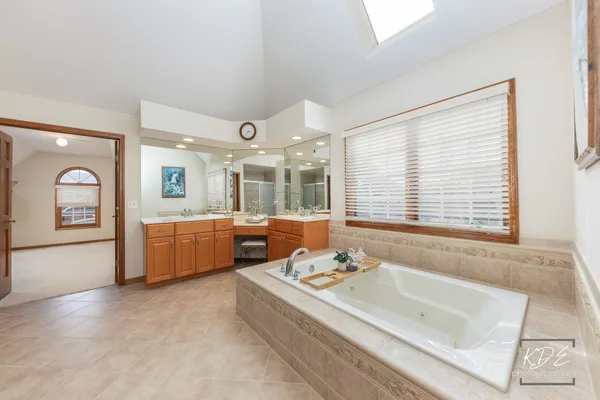 $1,100,000 | 3307 Danlaur Court, Naperville, IL 60564