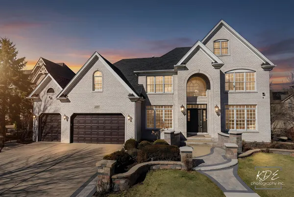 $1,100,000 | 3307 Danlaur Court, Naperville, IL 60564