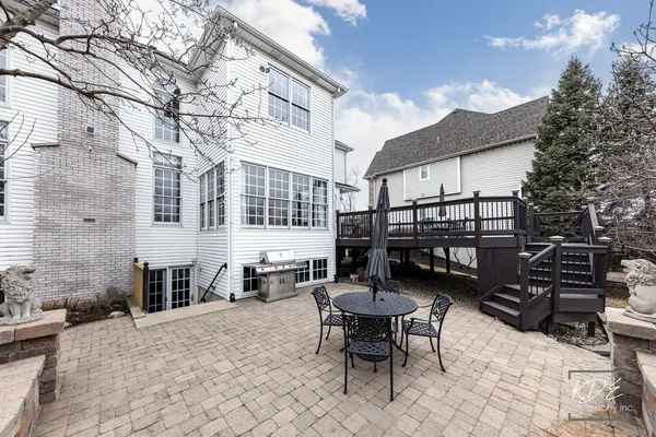 $1,100,000 | 3307 Danlaur Court, Naperville, IL 60564
