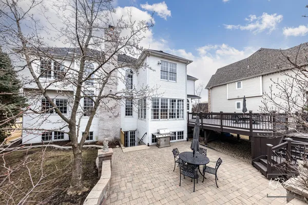 $1,100,000 | 3307 Danlaur Court, Naperville, IL 60564