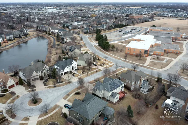 $1,100,000 | 3307 Danlaur Court, Naperville, IL 60564