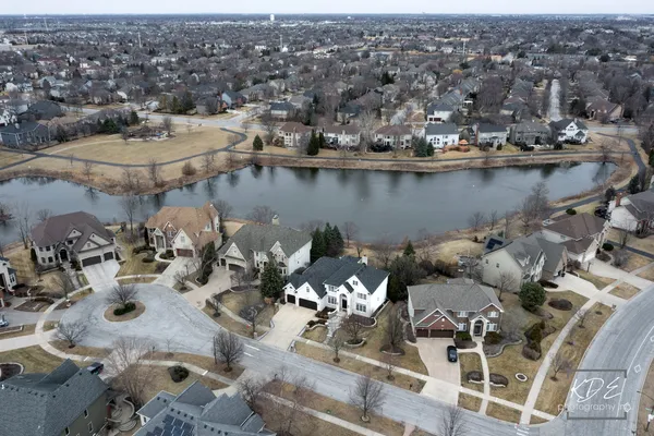 $1,100,000 | 3307 Danlaur Court, Naperville, IL 60564