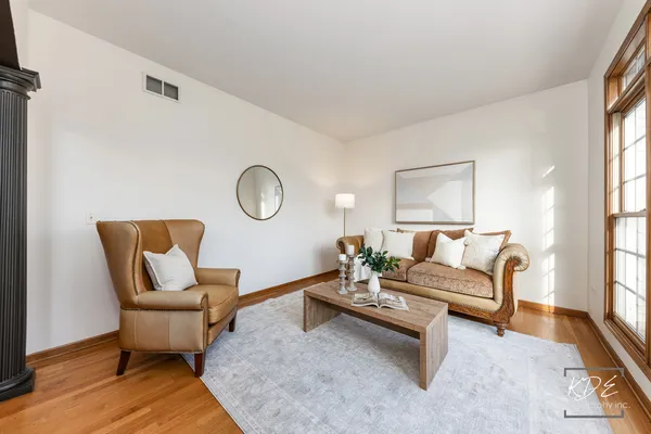 $1,100,000 | 3307 Danlaur Court, Naperville, IL 60564