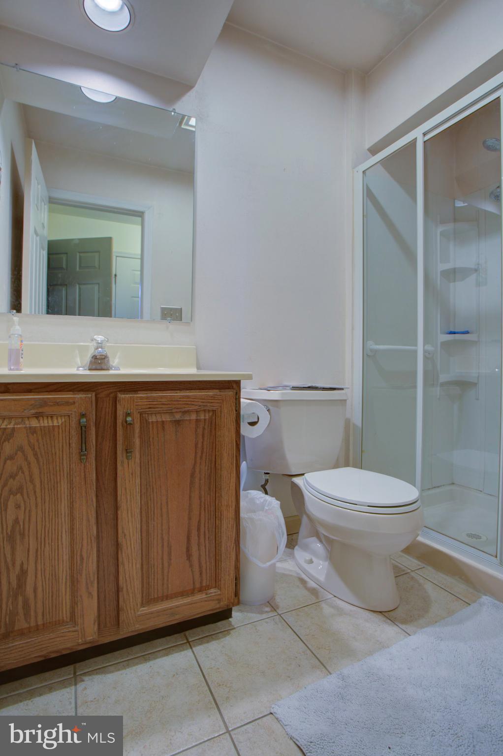 1845 Spring Ridge Lane Lancaster, PA 17603 - Photo 7 of 16 1st Floor Full Bath