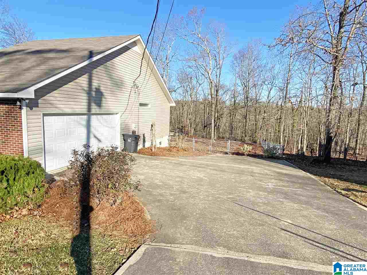 1209 Shadescrest Road Anniston, AL 36206 - Photo 5 of 37 Gallery Image 5