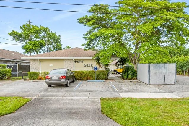 $1,550 | 751 Hummingbird Way, Unit 6, North Palm Beach, FL 33408