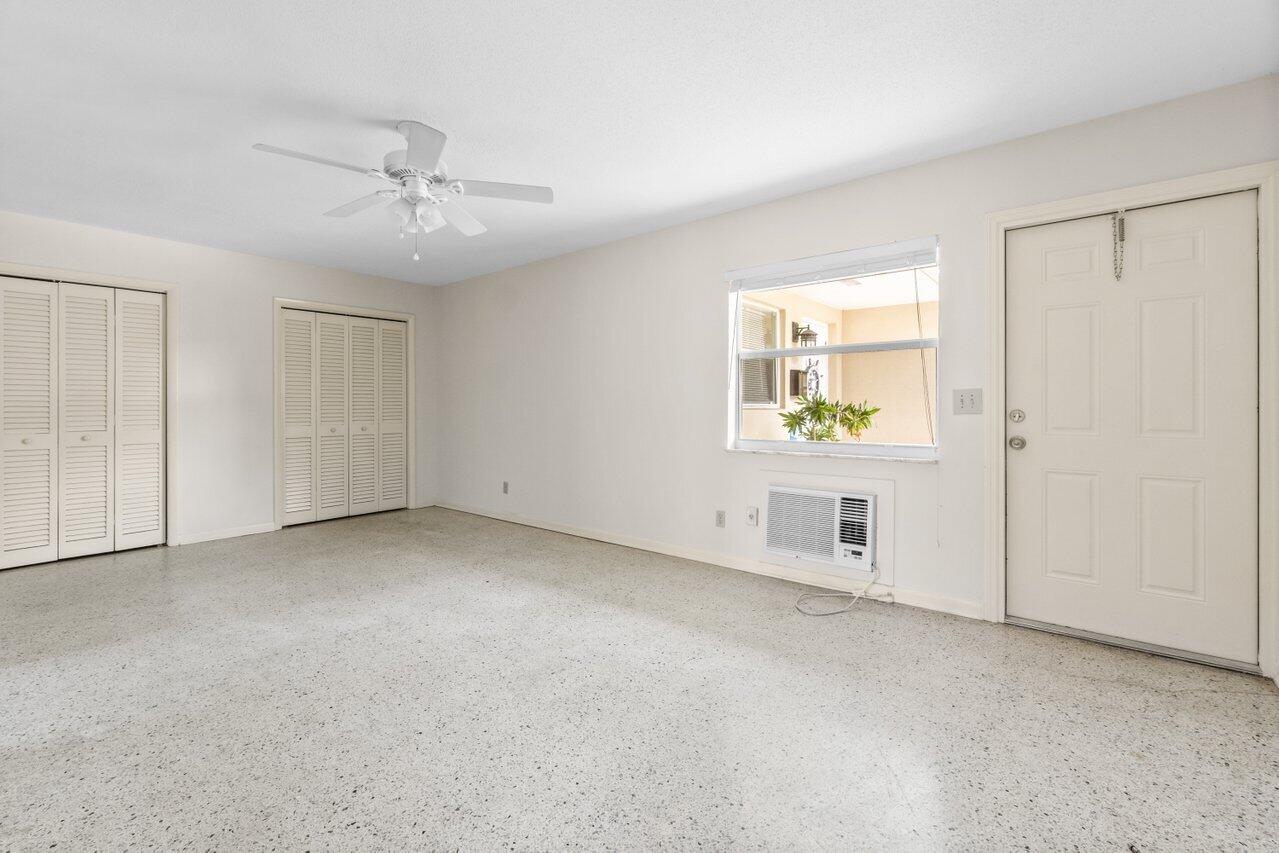 751 Hummingbird Way, Unit 6 North Palm Beach, FL 33408 - Photo 6 of 18 005-751HummingbirdWay-NorthPalmBeach-FL-