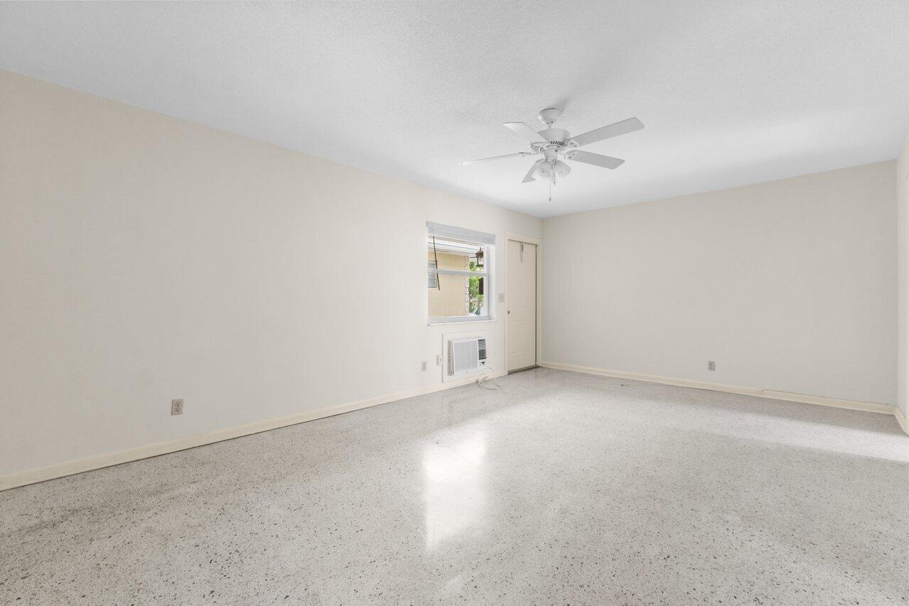 751 Hummingbird Way, Unit 6 North Palm Beach, FL 33408 - Photo 7 of 18 004-751HummingbirdWay-NorthPalmBeach-FL-