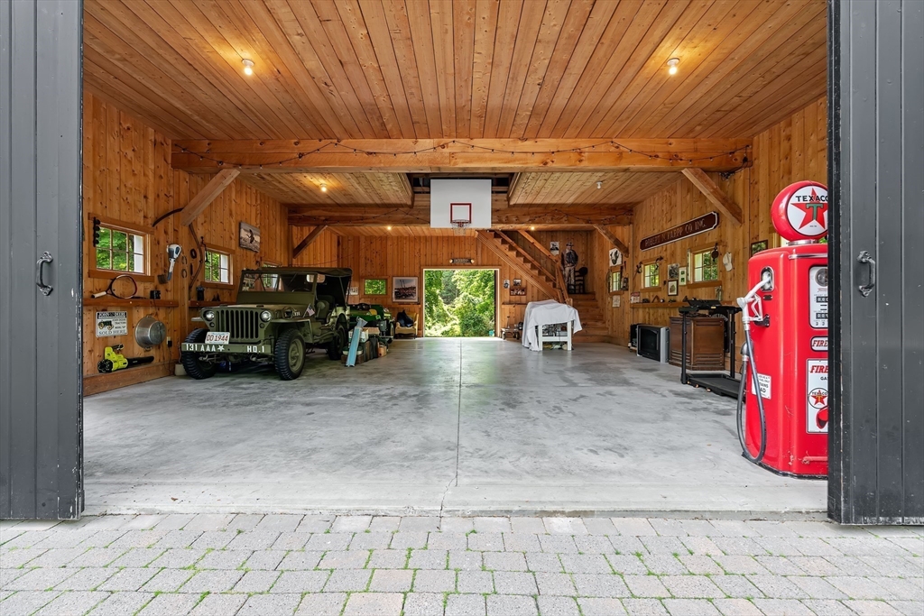 11 Concord Road Wayland, MA 01778 - Photo 29 of 35