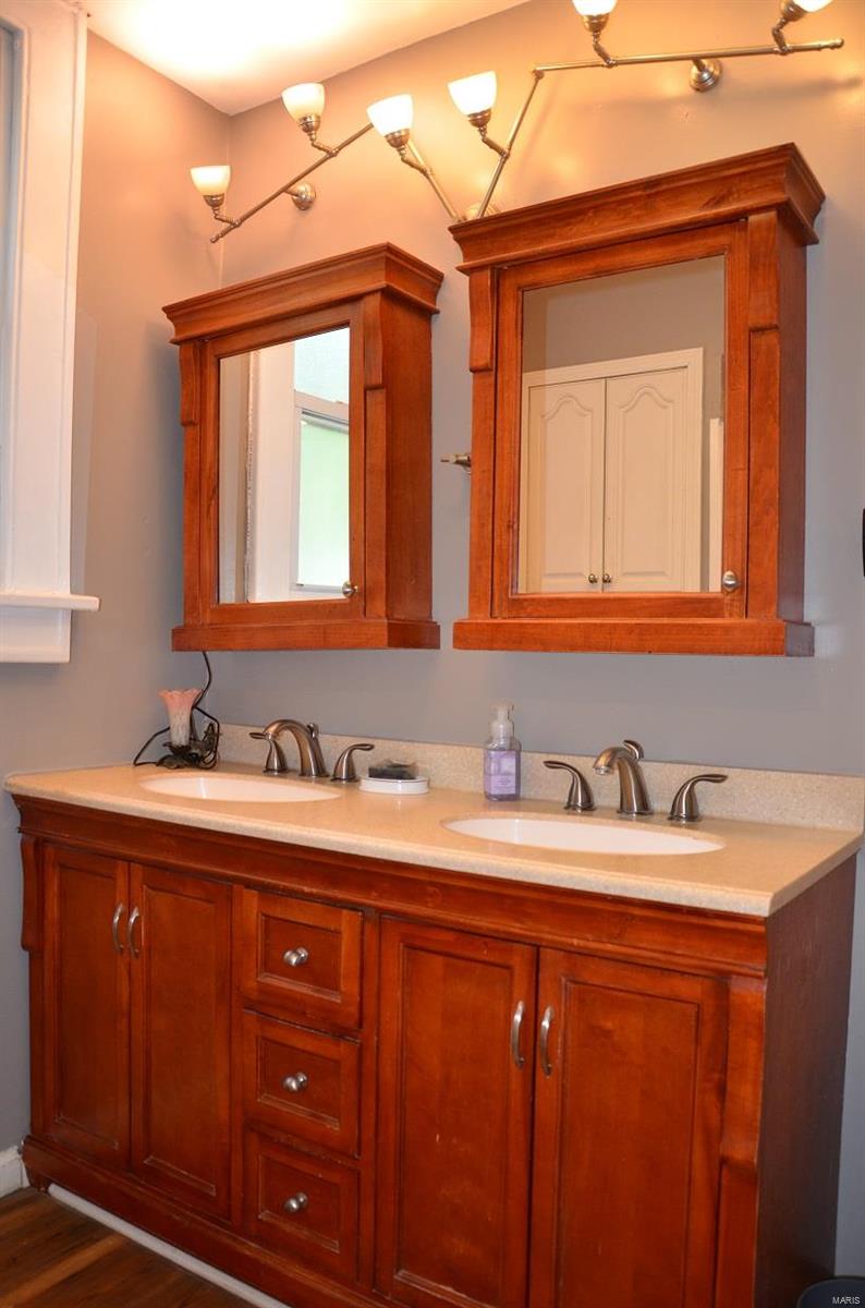 144 East Jackson Road Webster Groves, MO 63119 - Photo 15 of 29