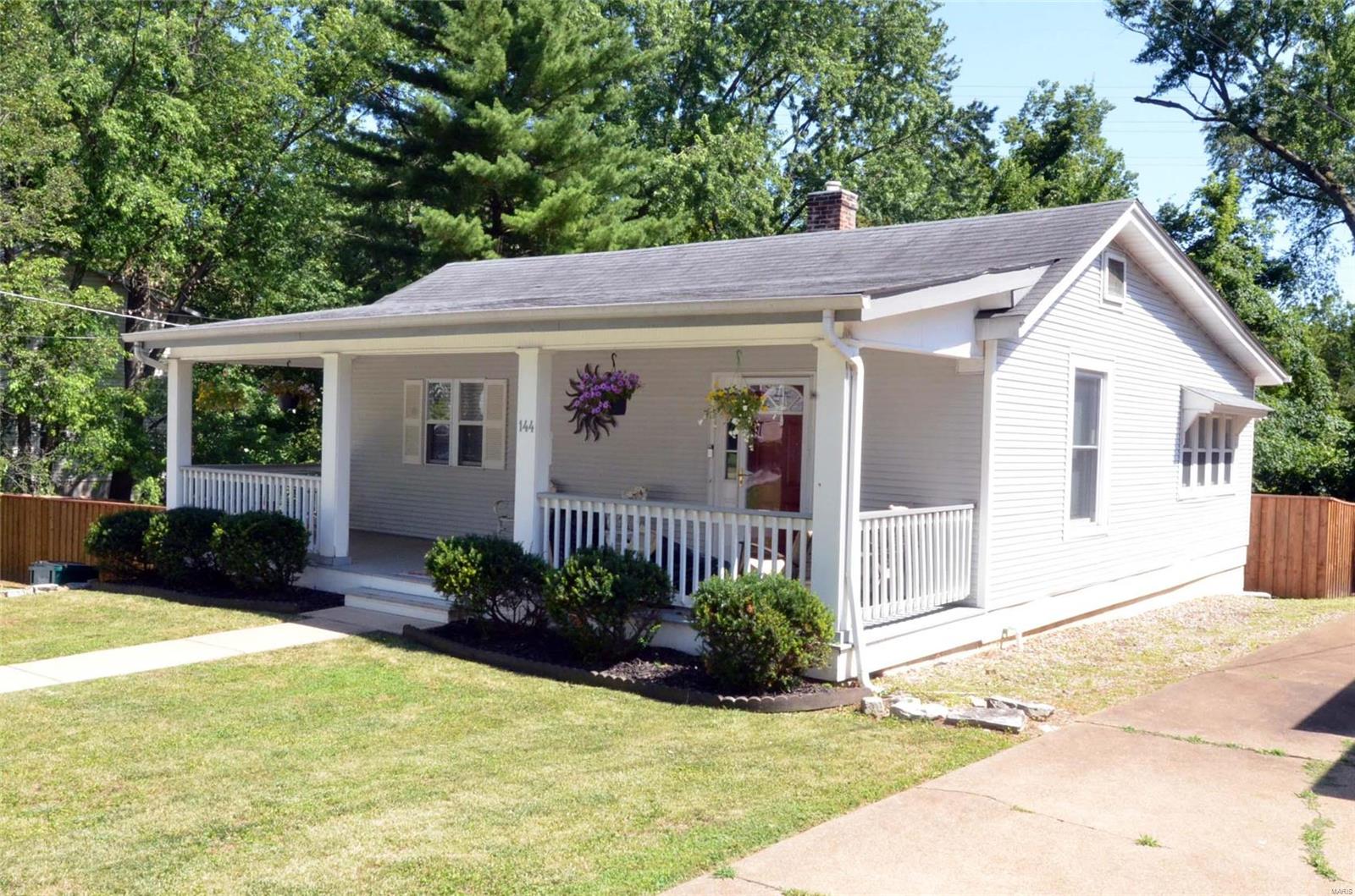 144 East Jackson Road Webster Groves, MO 63119 - Photo 2 of 29