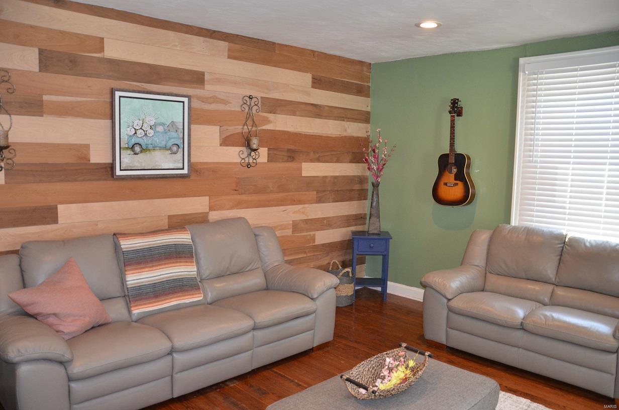 144 East Jackson Road Webster Groves, MO 63119 - Photo 5 of 29