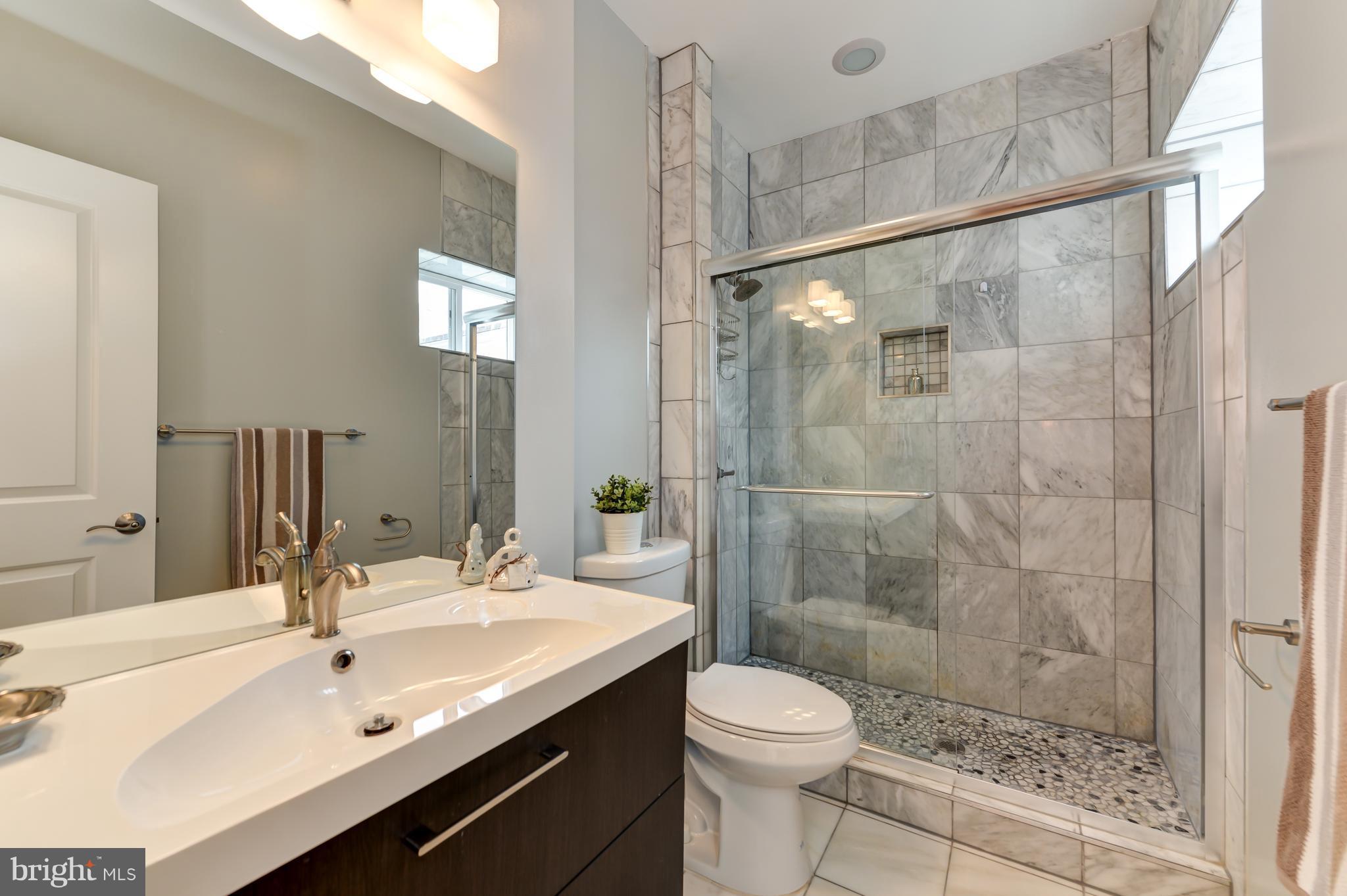 604 Columbia Road Northwest, Unit 2 Washington, DC 20001 - Photo 21 of 30 Bath