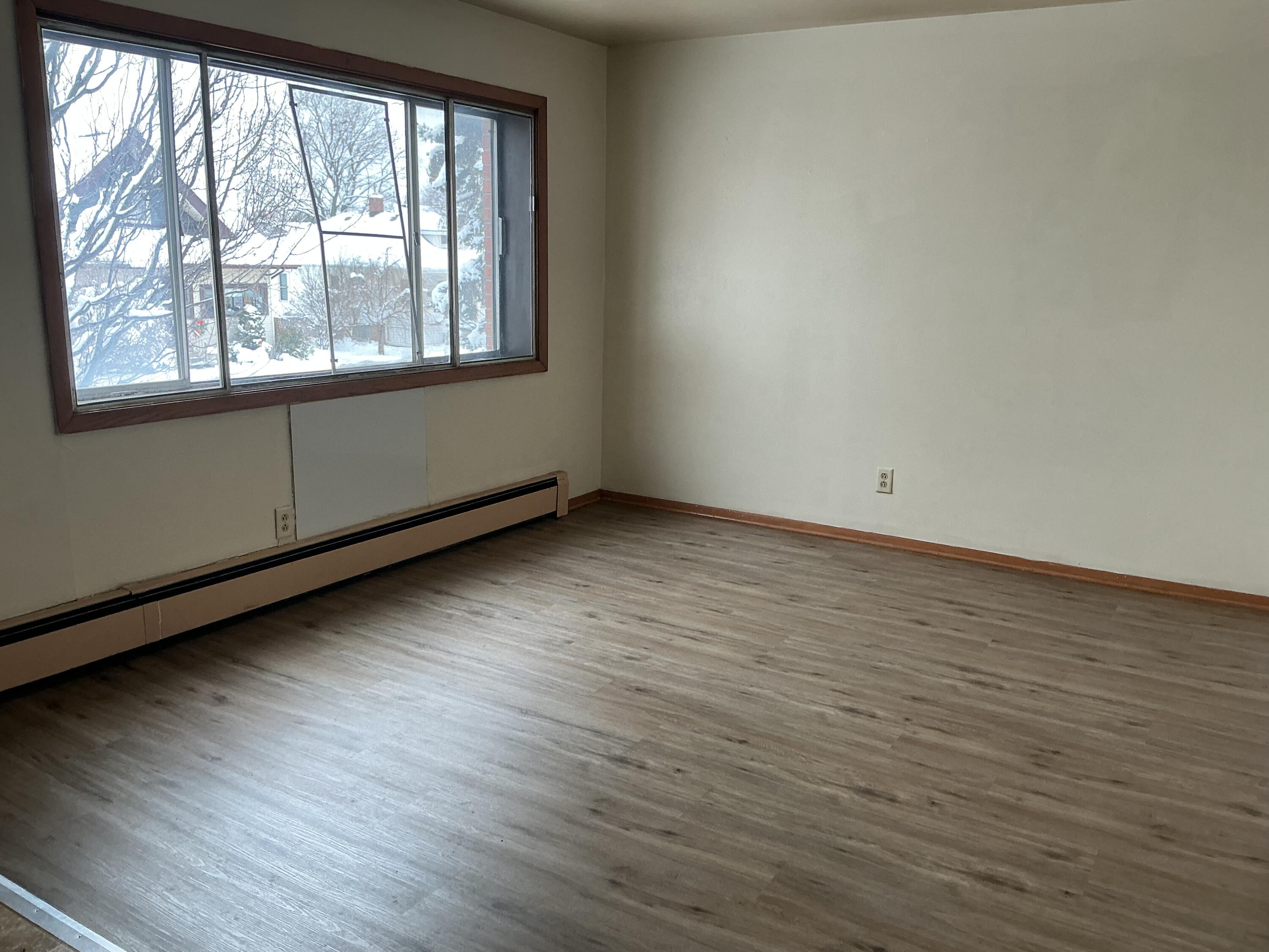 5824 Beloit Road West Allis, WI 53219 - Photo 2 of 4 living room
