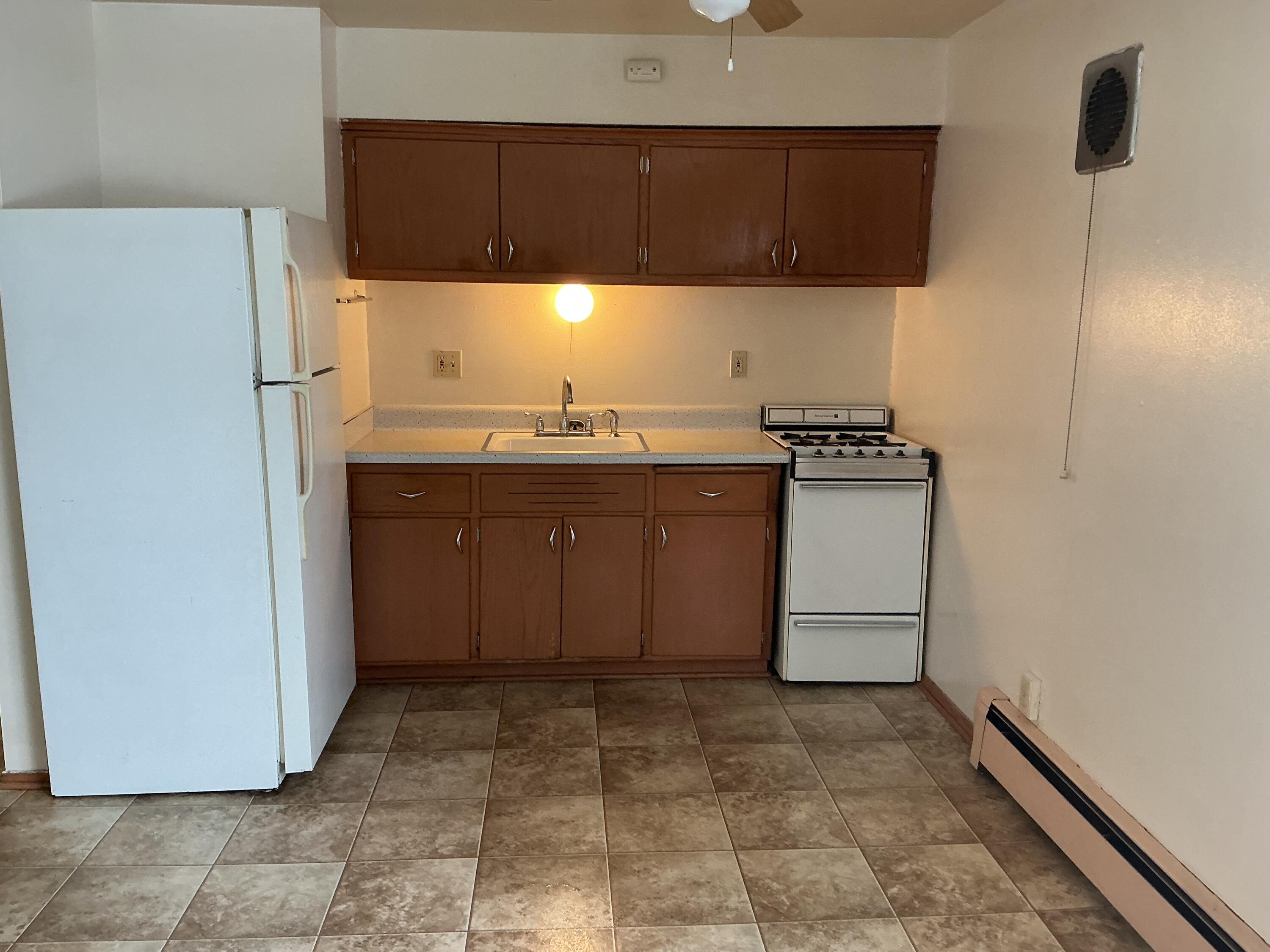 5824 Beloit Road West Allis, WI 53219 - Photo 4 of 4 kitchen