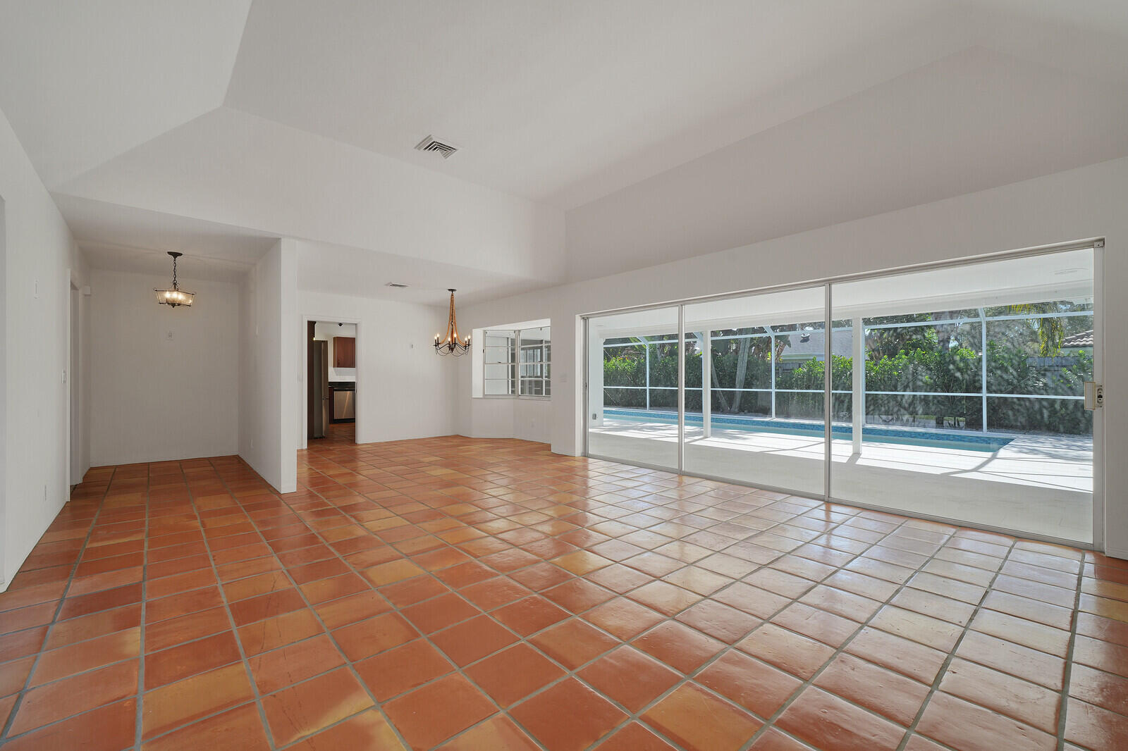 7 Southeast Paddock Circle Jupiter, FL 33469 - Photo 9 of 32 Living Area