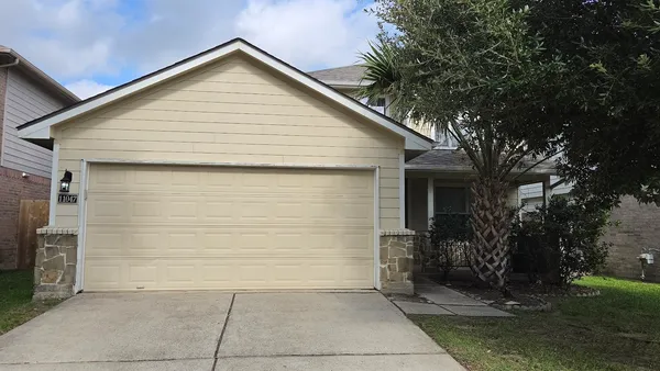 $2,100 | 11047 KNOBBLEY Oak Court, Houston, TX 77065