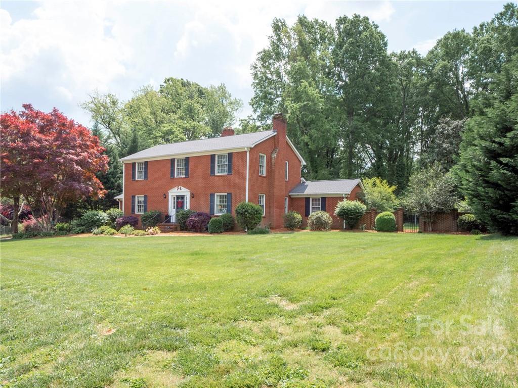 117 Lansdowne Road Charlotte, NC 28270 - Photo 3 of 48 Gallery Image 3