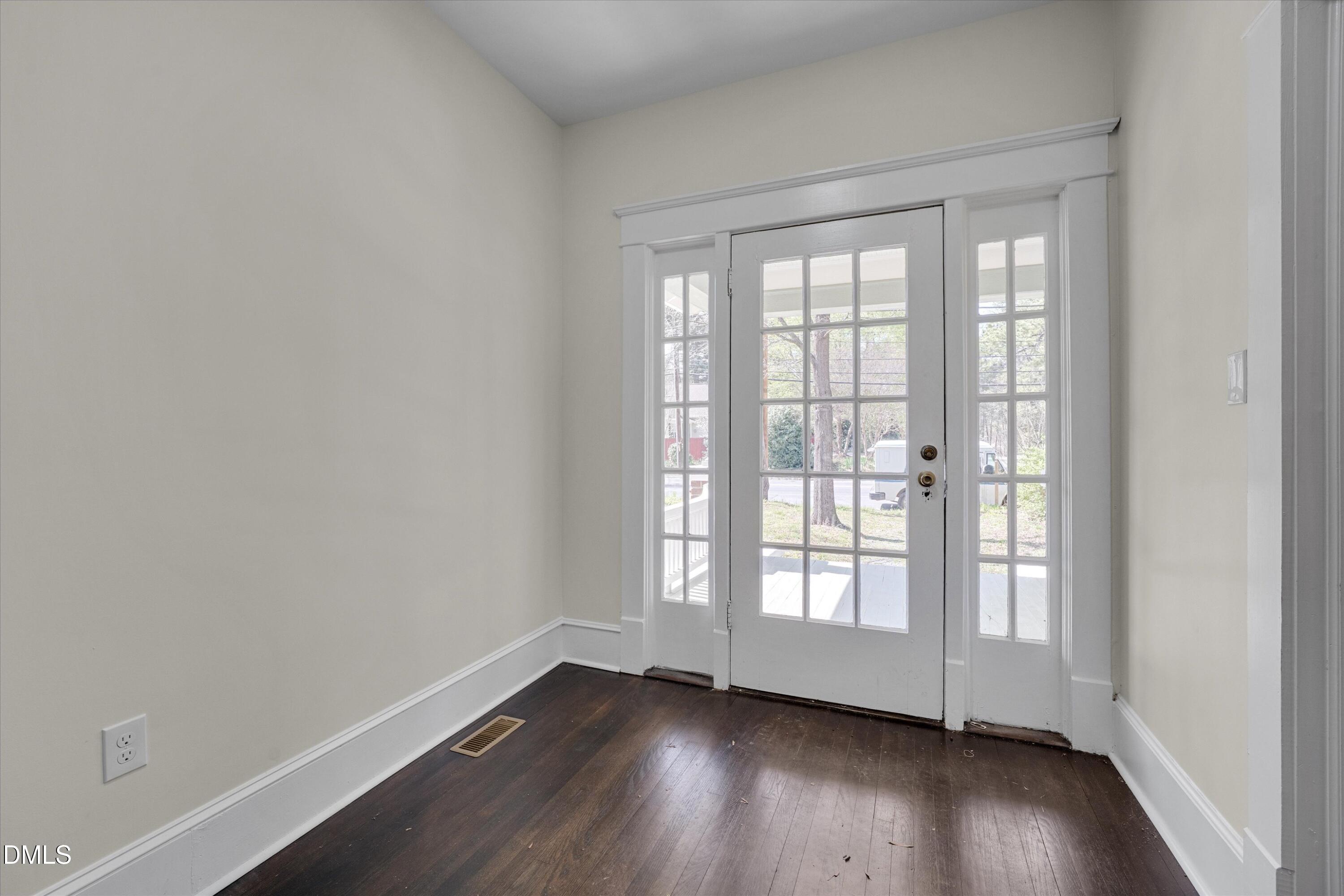2607 Chapel Hill Road Durham, NC 27707 - Photo 8 of 28