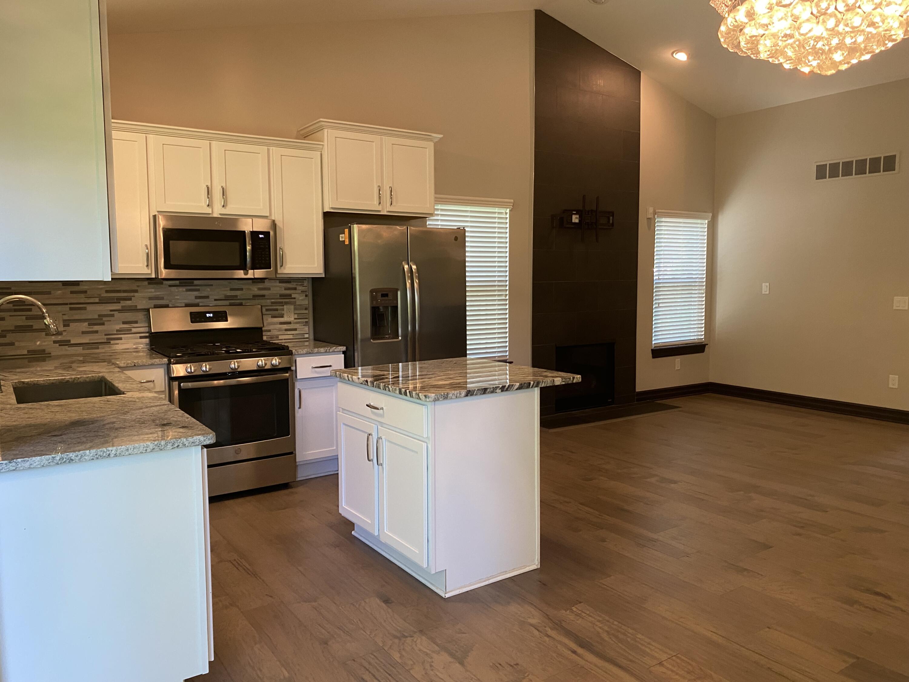 9915 Wayne Road Livonia, MI 48150 - Photo 12 of 38 IMG_2717