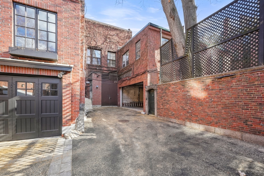 44 Beacon Street Boston, MA 02108 - Photo 15 of 21 Gallery Image 15