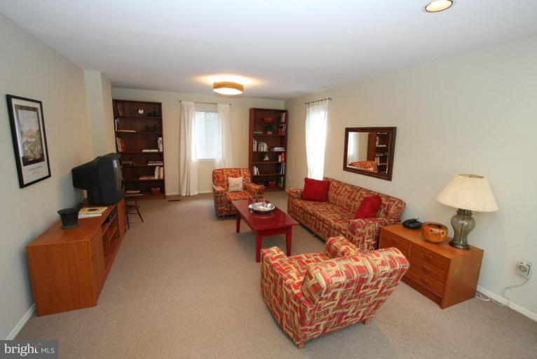 14316 Sturtevant Road Silver Spring, MD 20905 - Photo 8 of 22 Family Room