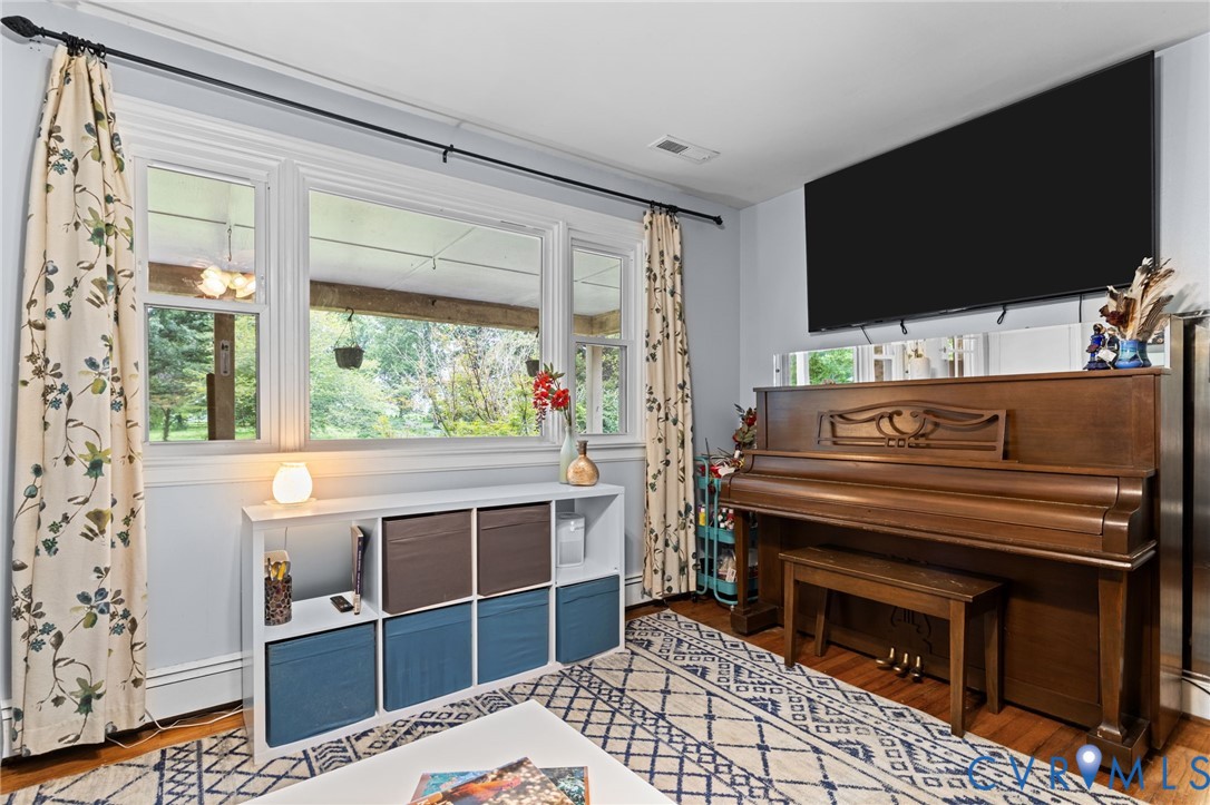 1850 Hawk Town Road Maidens, VA 23102 - Photo 11 of 28