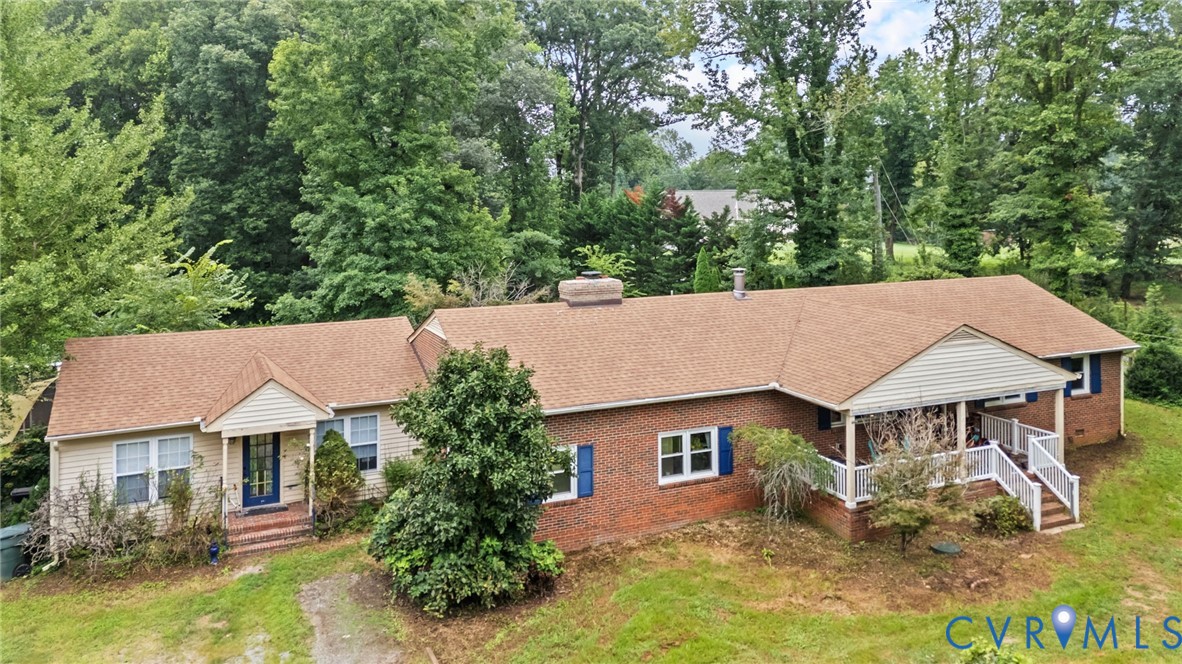 1850 Hawk Town Road Maidens, VA 23102 - Photo 3 of 28