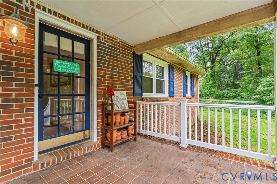 1850 Hawk Town Road Maidens, VA 23102 - Photo 4 of 28