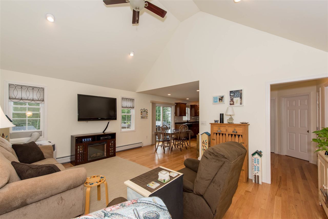6 Collins Circle Rochester, NH 03867 - Photo 11 of 40
