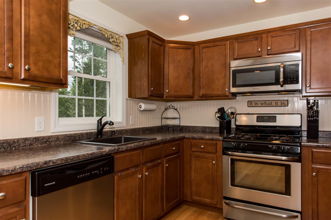 6 Collins Circle Rochester, NH 03867 - Photo 3 of 40